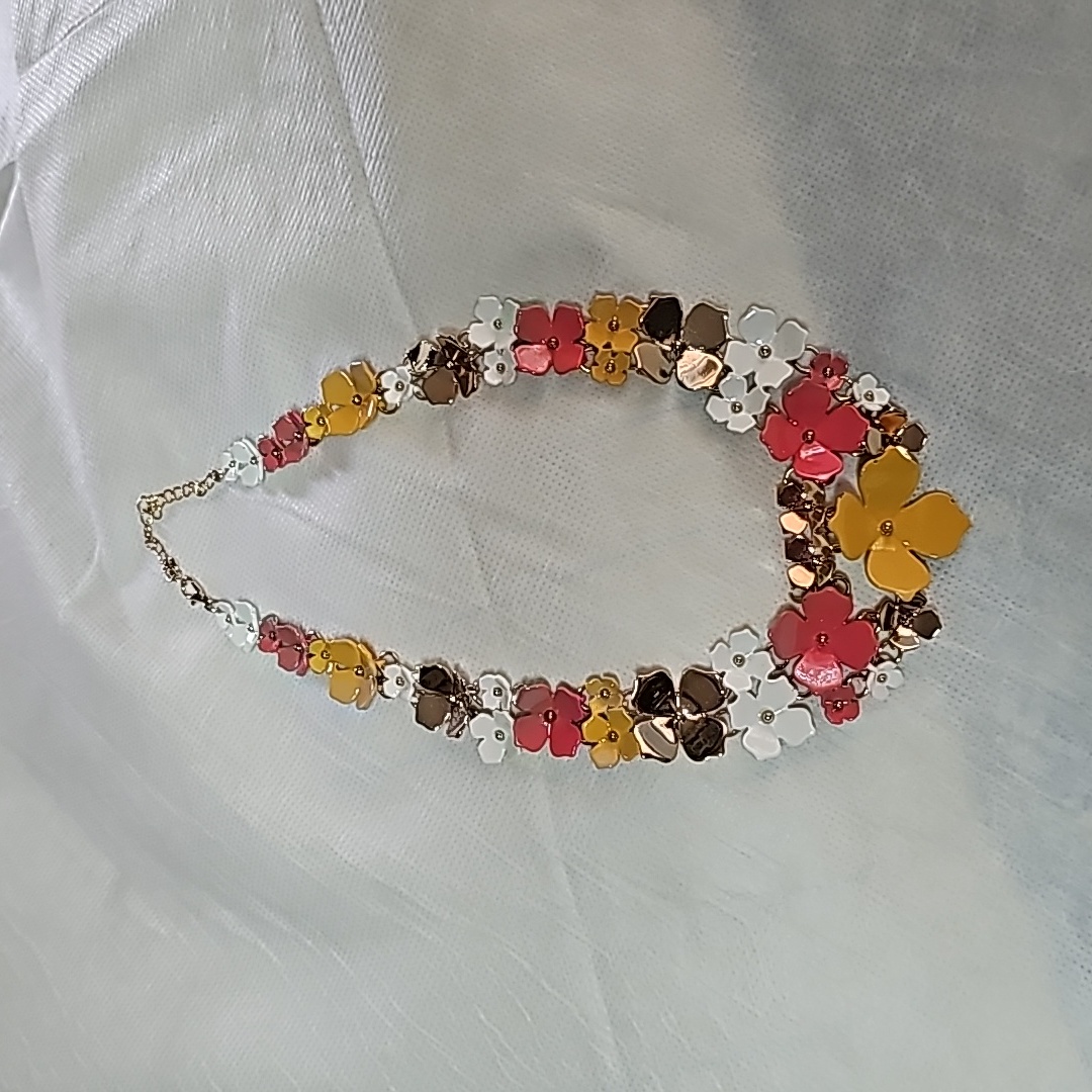 Flower Necklace 14$